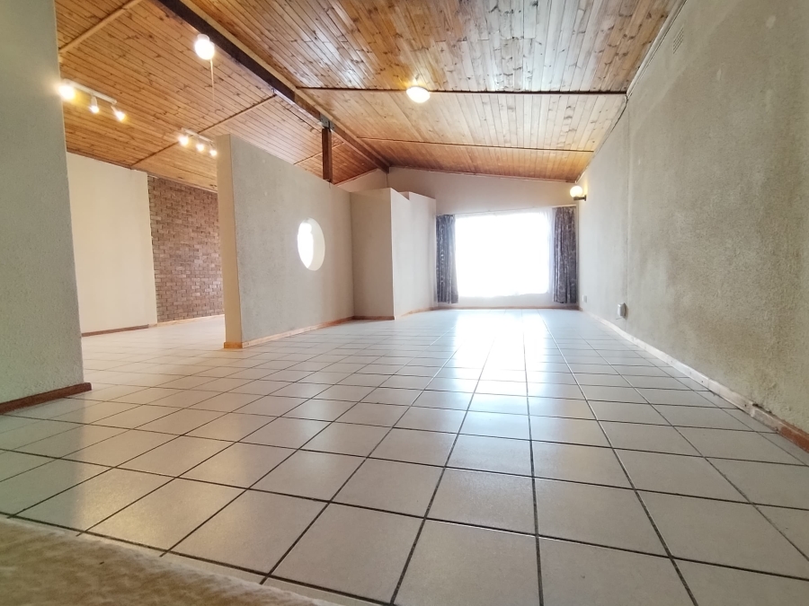 4 Bedroom Property for Sale in Protea Heights Western Cape